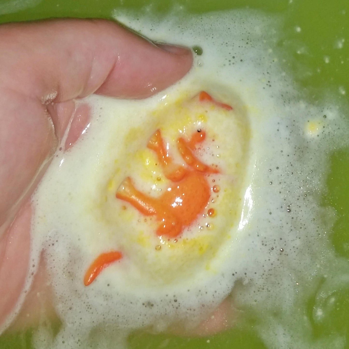 Double Toys Inside Option! Dino Egg Bath Bomb (1) | Dinosaur Inside | Aprox 4.5 ounce, 3.25 Inch | Kids Surprise Fizzy