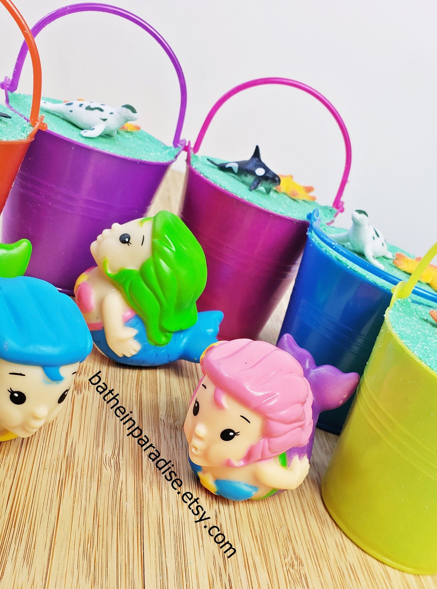 Shark OR Mermaid Squirt Toy Bath Bomb Bucket | 2 Sea Animals on TOP, 1 Mermaid or Shark INSIDE