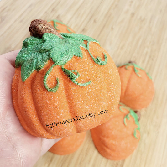 Pumpkin Spice Bath Bomb (1)