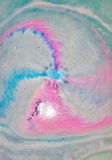 Snowflake Ring Bath Bomb | Surprise Pink Color Inside | Childrens Size Plastic Snoflake ring